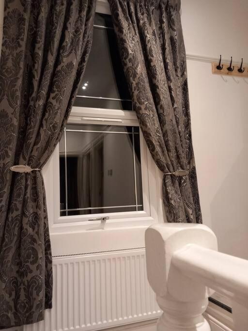 Luxury Holiday Home, Near Beach Southend-on-Sea Ngoại thất bức ảnh